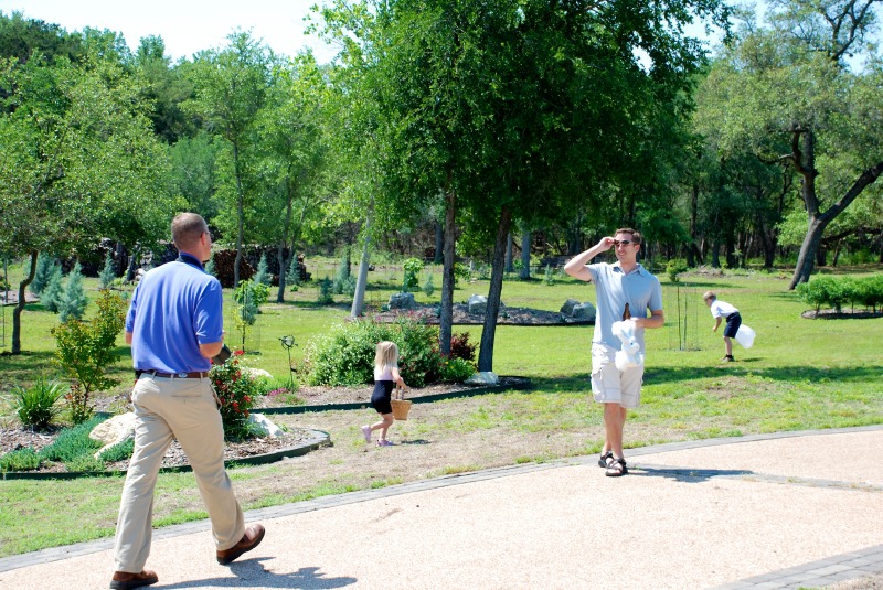 2012/04(April)/Easter/800x600_2012-04-08-06-Egg Hunt.jpg